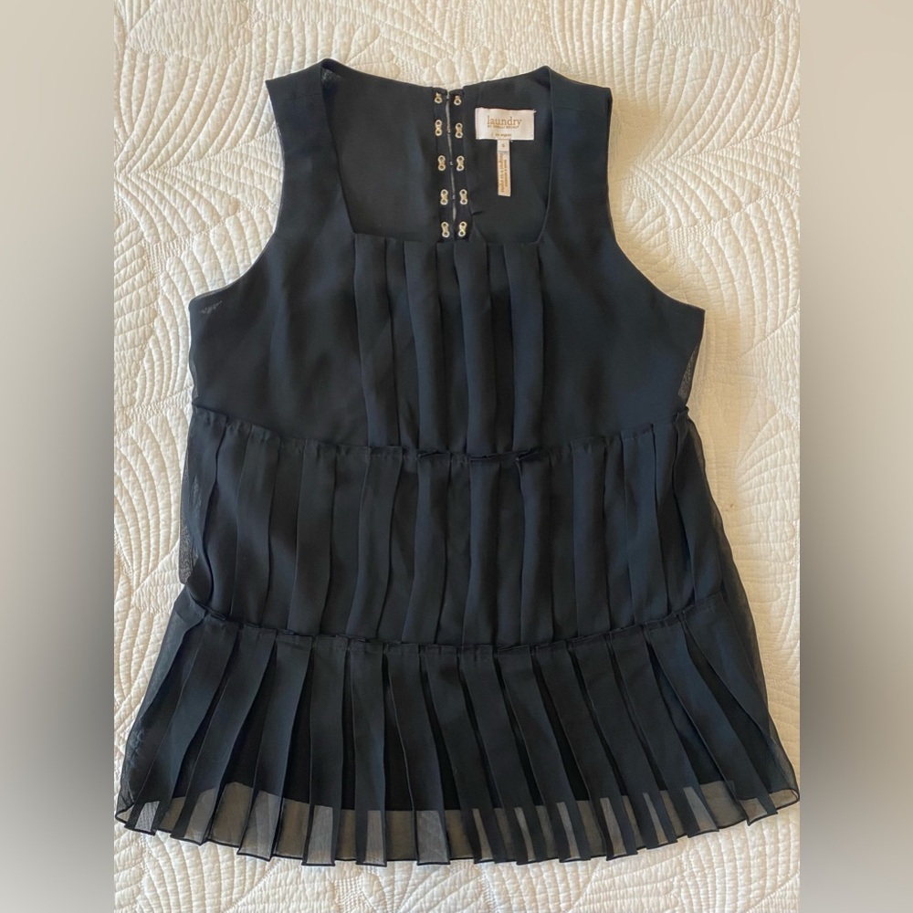 Laundry By Shelli Segal Black Pleated Sleeveless Blouse